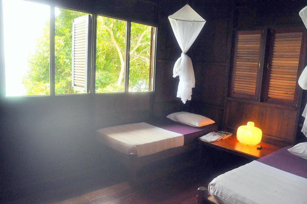 Bagus Place Retreat Kampong Mukut Exterior photo