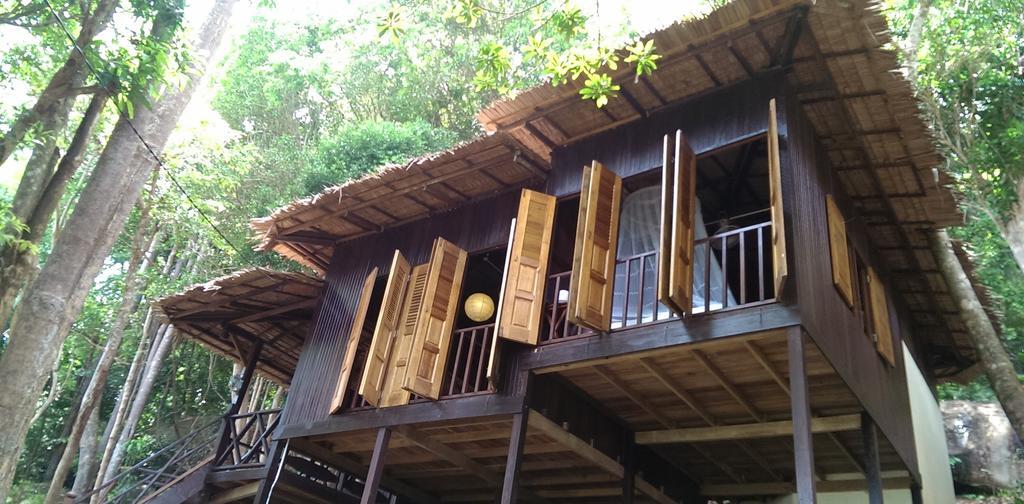 Bagus Place Retreat Kampong Mukut Exterior photo