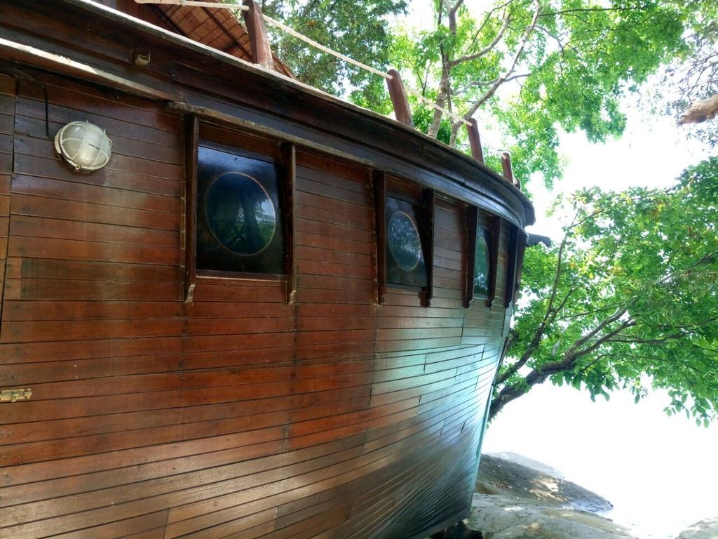 Bagus Place Retreat Kampong Mukut Exterior photo