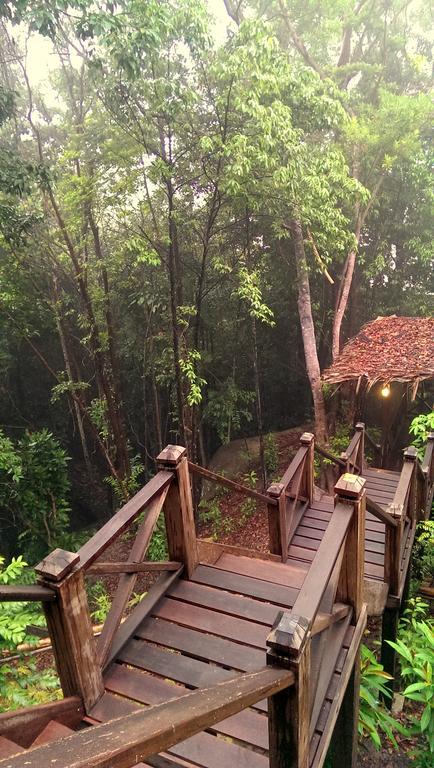 Bagus Place Retreat Kampong Mukut Exterior photo