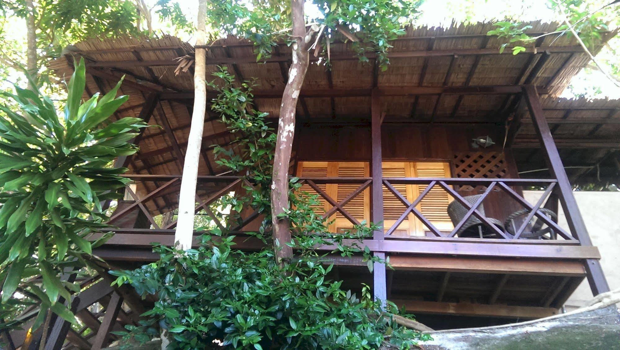 Bagus Place Retreat Kampong Mukut Exterior photo