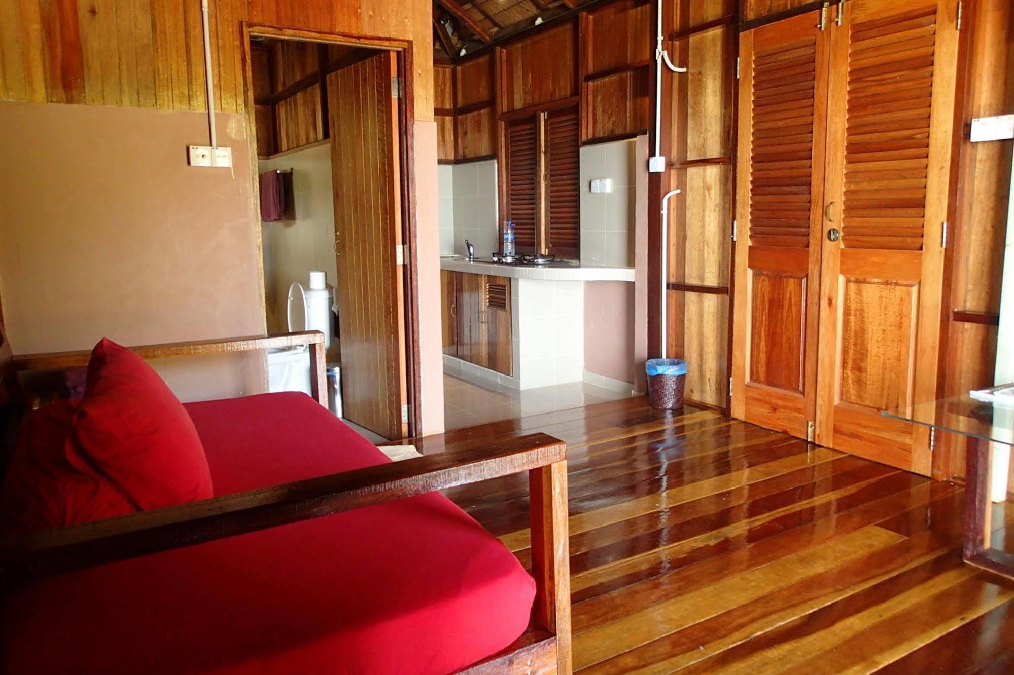 Bagus Place Retreat Kampong Mukut Exterior photo