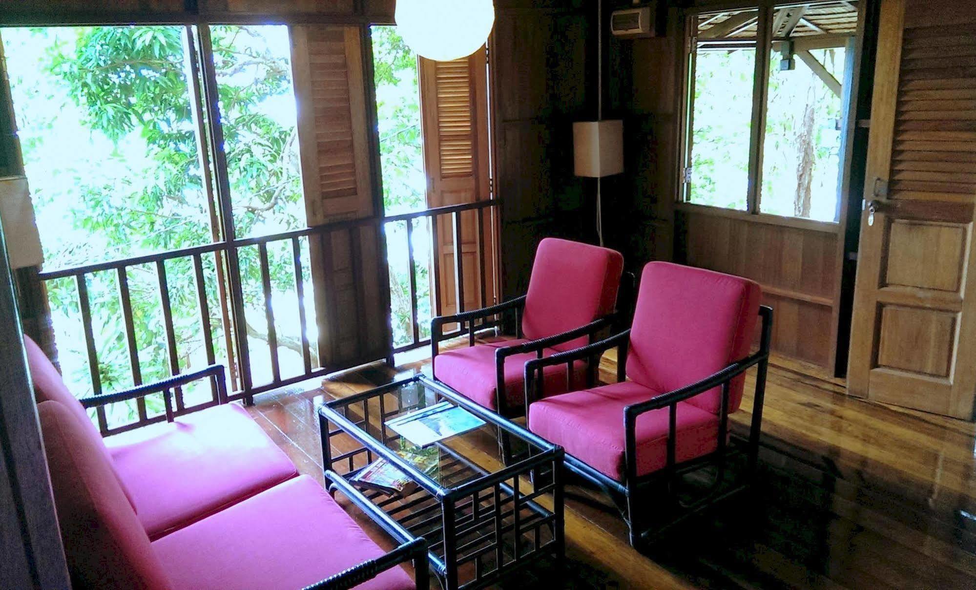 Bagus Place Retreat Kampong Mukut Exterior photo