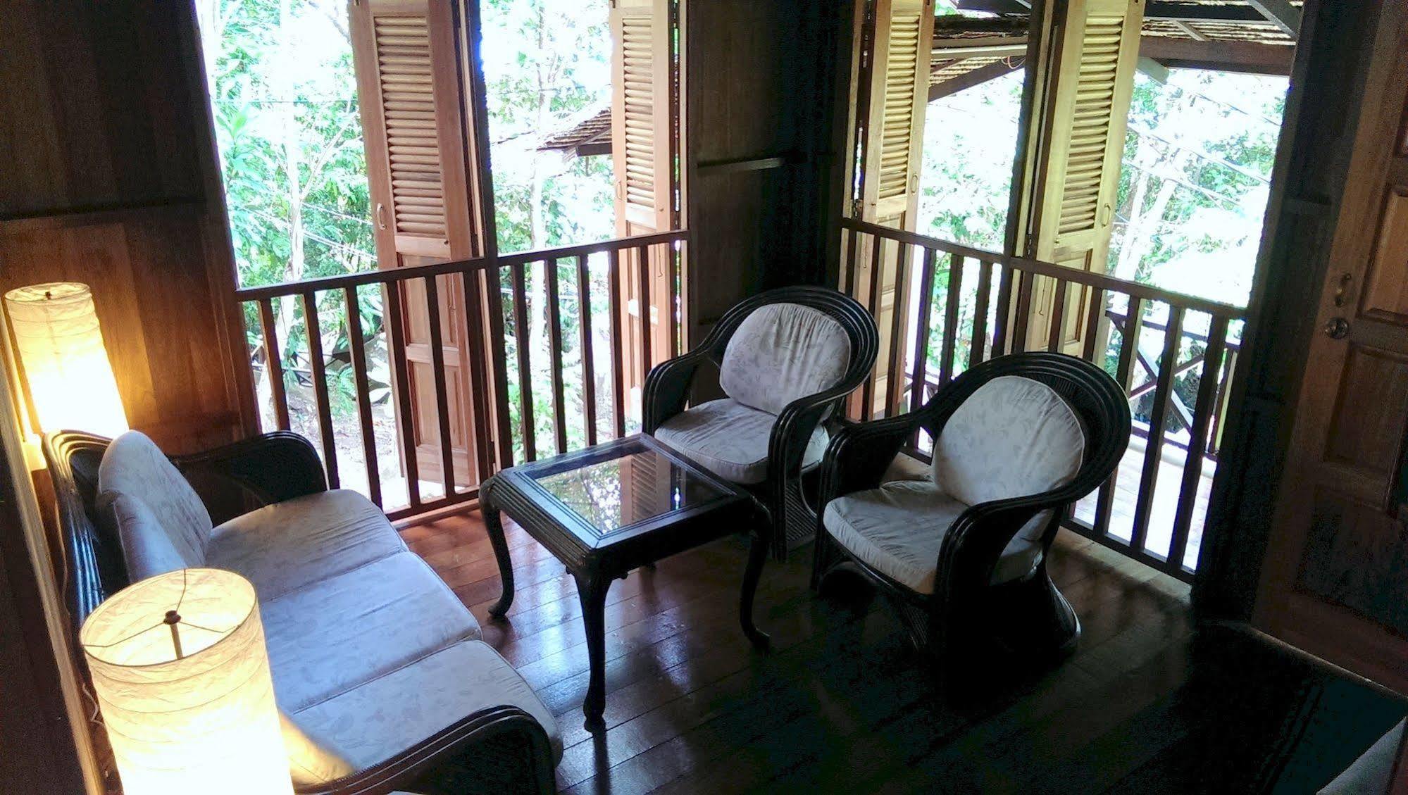 Bagus Place Retreat Kampong Mukut Exterior photo