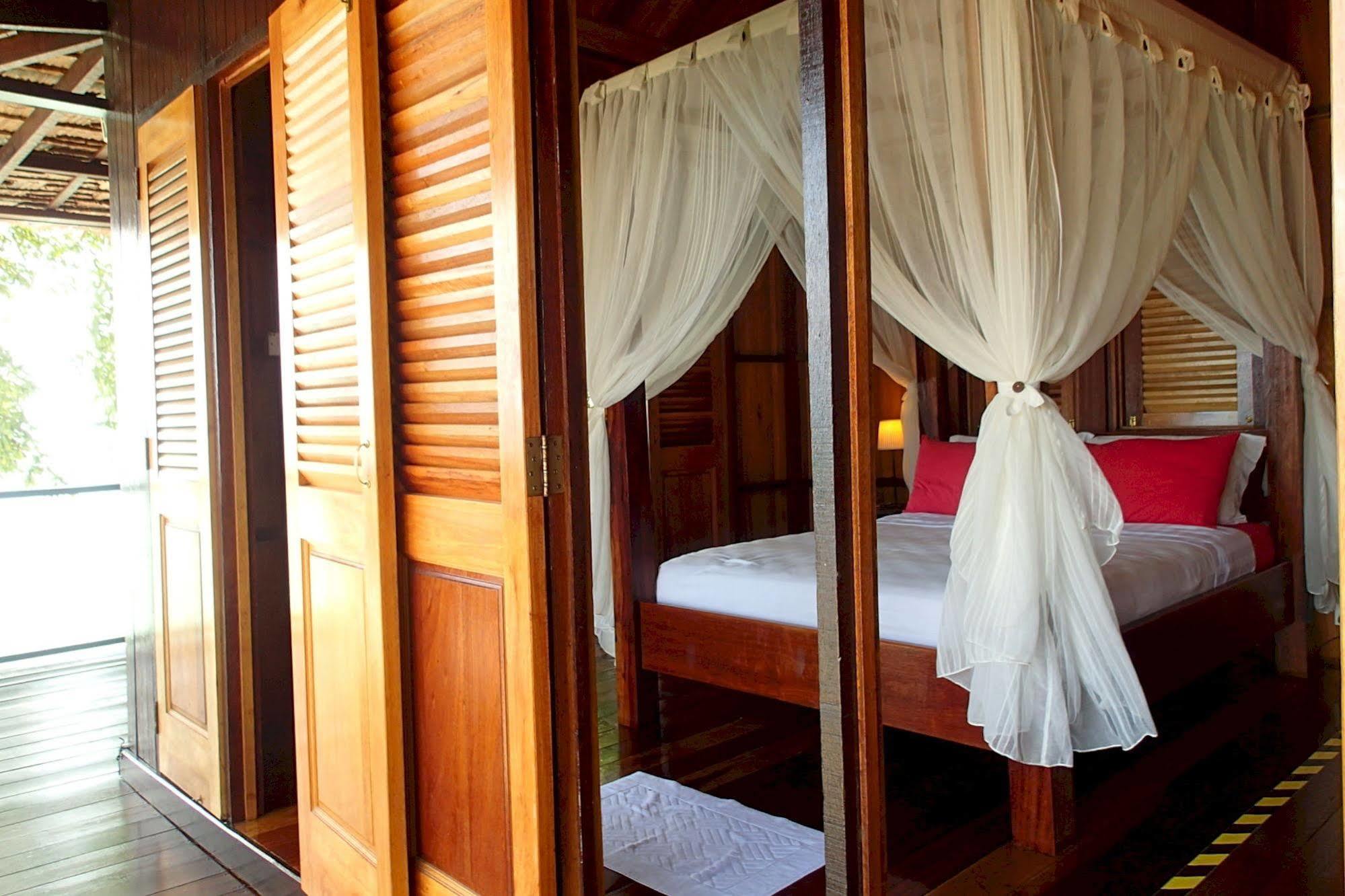 Bagus Place Retreat Kampong Mukut Exterior photo