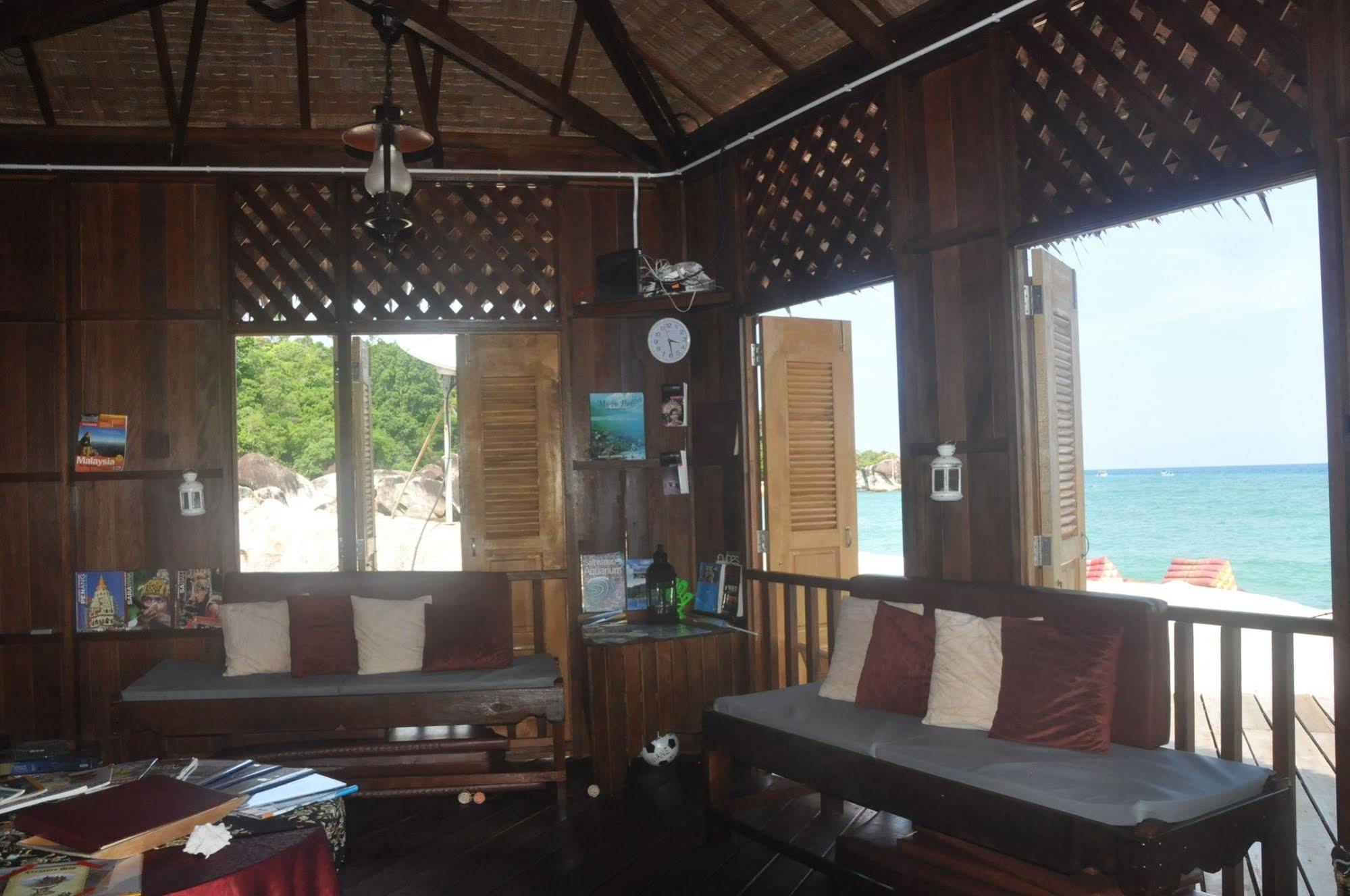Bagus Place Retreat Kampong Mukut Exterior photo