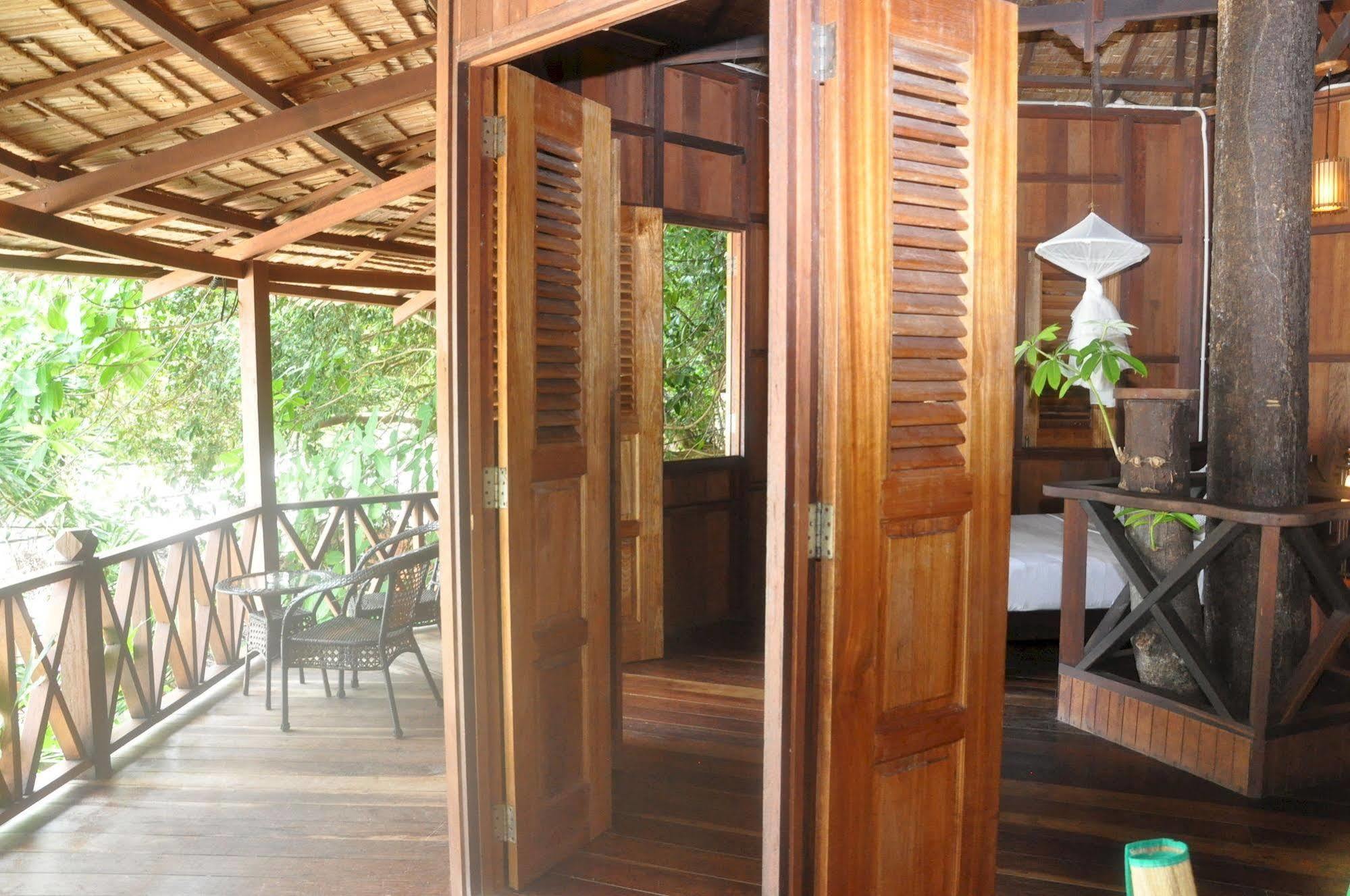 Bagus Place Retreat Kampong Mukut Exterior photo